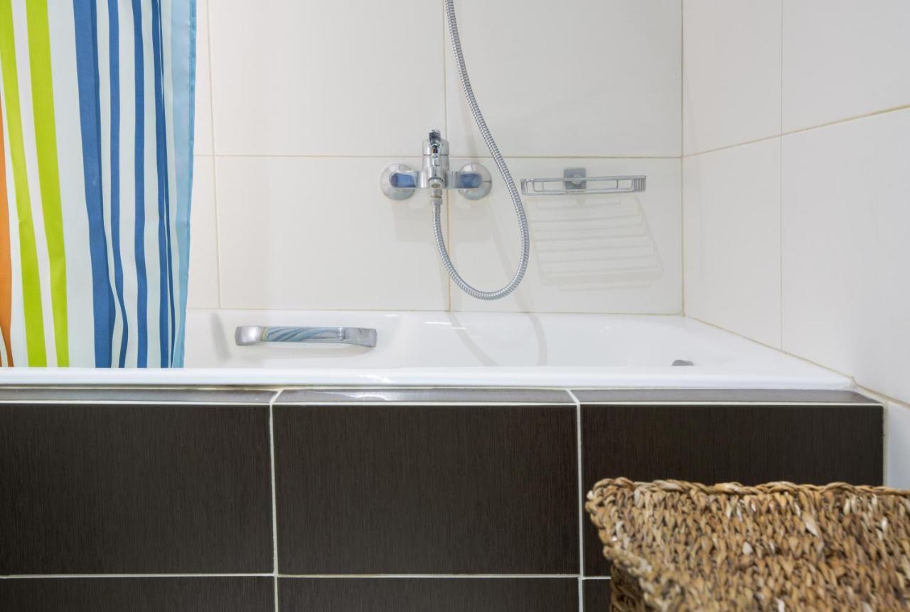 Lovely New Βuild Flat Near Metro - Free Parking Athena Bagian luar foto