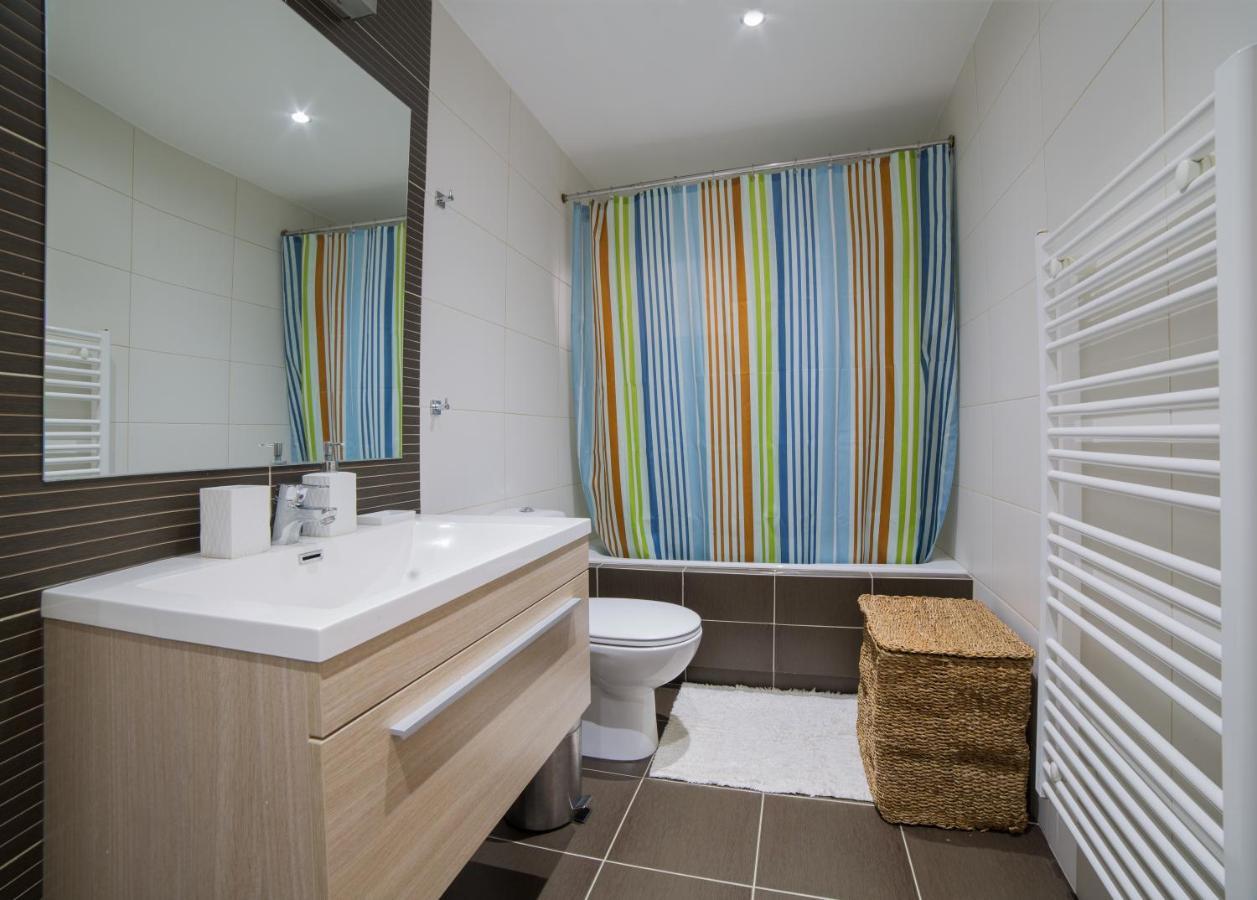Lovely New Βuild Flat Near Metro - Free Parking Athena Bagian luar foto
