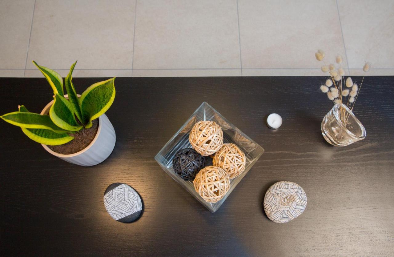 Lovely New Βuild Flat Near Metro - Free Parking Athena Bagian luar foto
