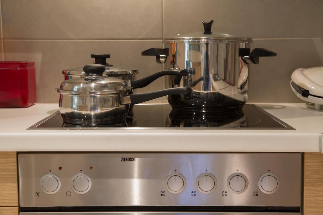 Lovely New Βuild Flat Near Metro - Free Parking Athena Bagian luar foto